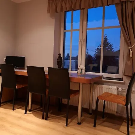 Homestay Pokoj W Apartamencie Termy Maltanskie *